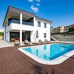 Aqua Villa