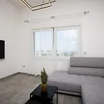 Aqua Villa