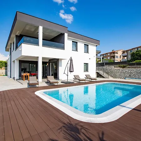 Aqua Villa